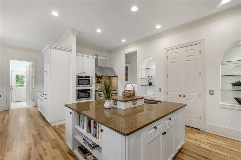 5645 Whitner Drive, Atlanta, Georgia 30327, 6 Bedrooms Bedrooms, ,7 BathroomsBathrooms,Residential,Sold,5645 Whitner Drive,7008043