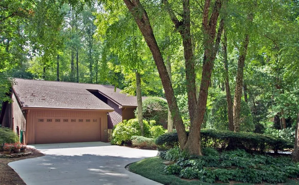 905 Lost Forest Drive, Sandy Springs, Georgia 30328, 3 Bedrooms Bedrooms, ,3 BathroomsBathrooms,Residential,Sold,905 Lost Forest Drive,5756301