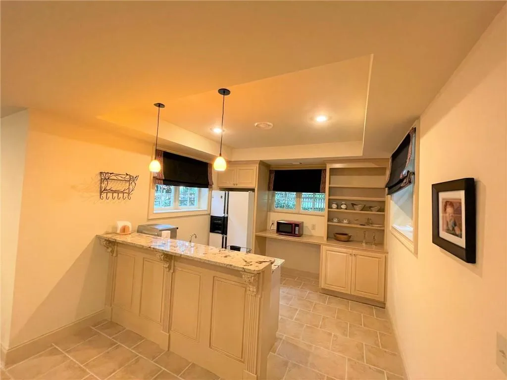 7440 Brandonshire Road, Sandy Springs, Georgia 30350, 6 Bedrooms Bedrooms, ,4 BathroomsBathrooms,Residential,Sold,7440 Brandonshire Road,7116253