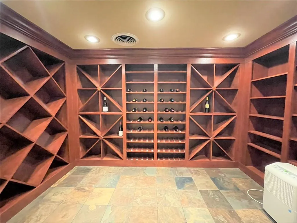 7440 Brandonshire Road, Sandy Springs, Georgia 30350, 6 Bedrooms Bedrooms, ,4 BathroomsBathrooms,Residential,Sold,7440 Brandonshire Road,7116253