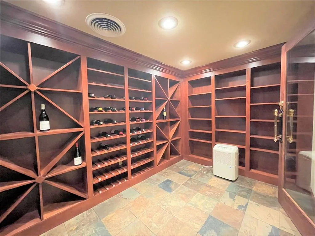 7440 Brandonshire Road, Sandy Springs, Georgia 30350, 6 Bedrooms Bedrooms, ,4 BathroomsBathrooms,Residential,Sold,7440 Brandonshire Road,7116253