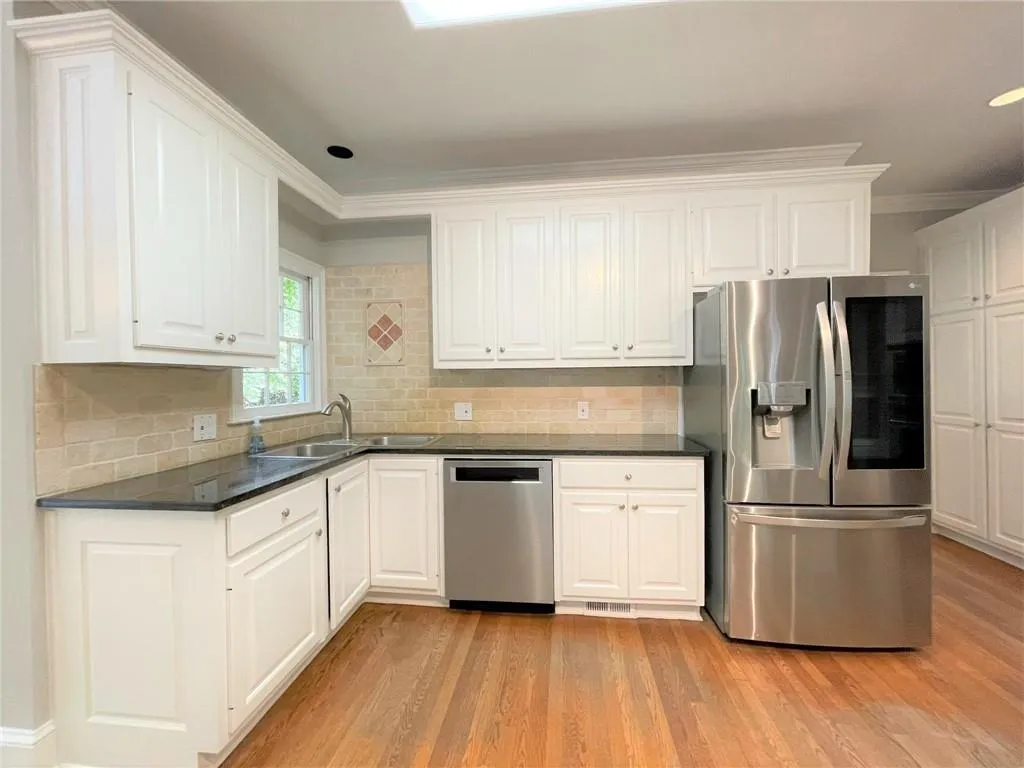 7440 Brandonshire Road, Sandy Springs, Georgia 30350, 6 Bedrooms Bedrooms, ,4 BathroomsBathrooms,Residential,Sold,7440 Brandonshire Road,7116253