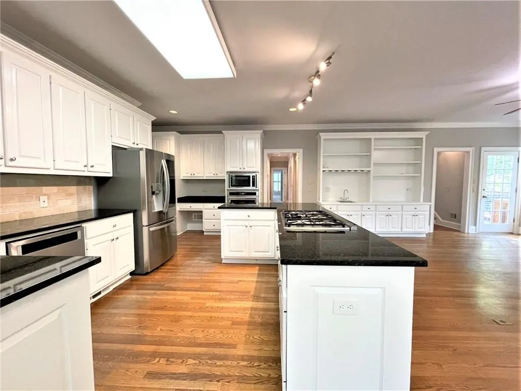 7440 Brandonshire Road, Sandy Springs, Georgia 30350, 6 Bedrooms Bedrooms, ,4 BathroomsBathrooms,Residential,Sold,7440 Brandonshire Road,7116253