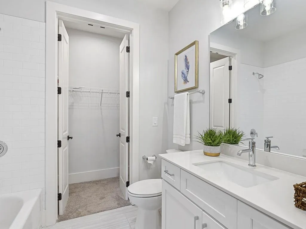 6890 Peachtree Dunwoody Road Unit 202, Sandy Springs, Georgia 30328, 2 Bedrooms Bedrooms, ,2 BathroomsBathrooms,Residential,Sold,6890 Peachtree Dunwoody Road Unit 202,6986568