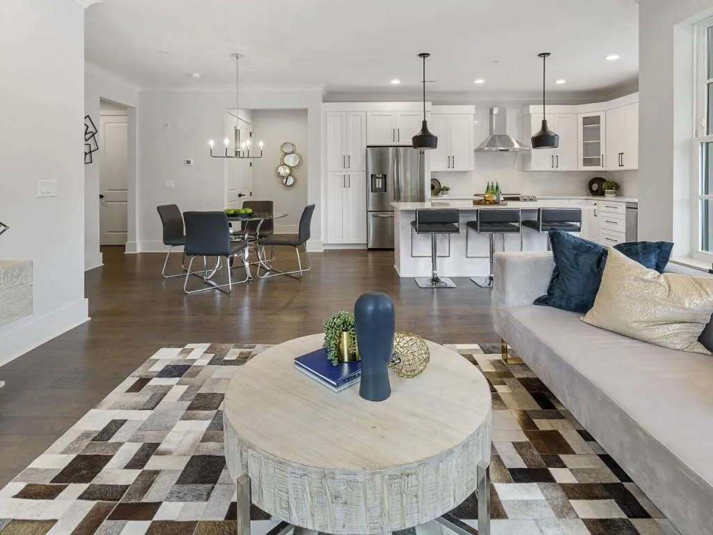 6890 Peachtree Dunwoody Road Unit 202, Sandy Springs, Georgia 30328, 2 Bedrooms Bedrooms, ,2 BathroomsBathrooms,Residential,Sold,6890 Peachtree Dunwoody Road Unit 202,6986568