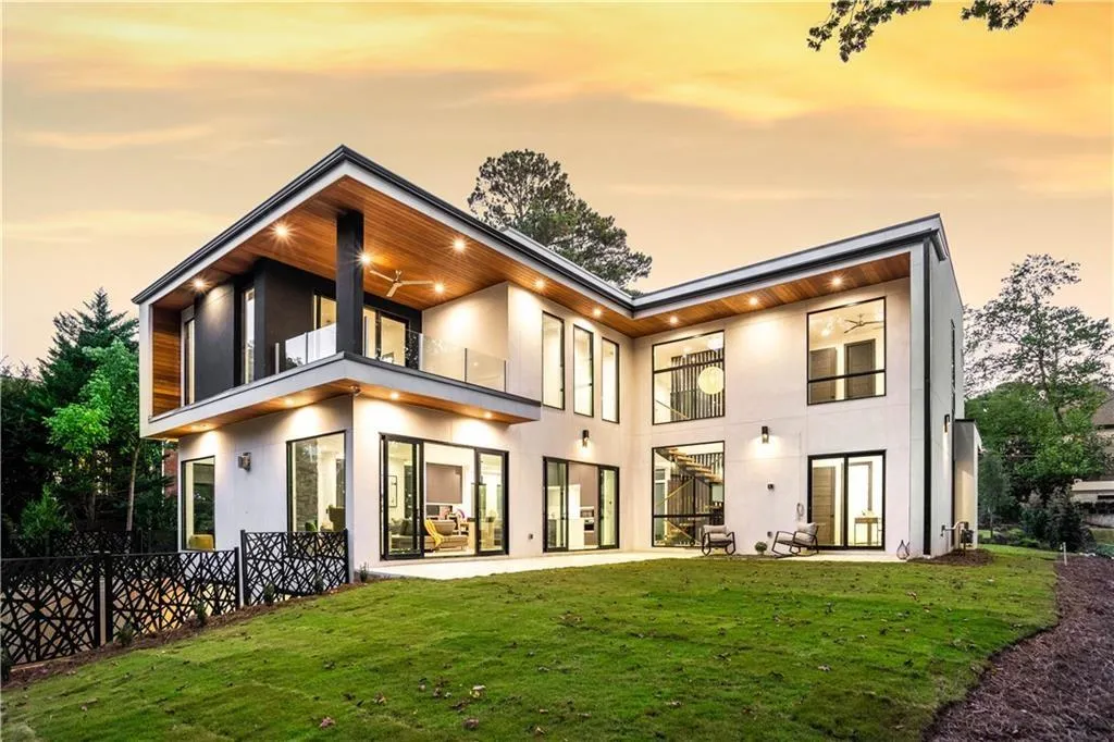 2055 E Roxboro Road Ne, Atlanta, Georgia 30324, 6 Bedrooms Bedrooms, ,6 BathroomsBathrooms,Residential,For Sale,2055 E Roxboro Road Ne,7638582