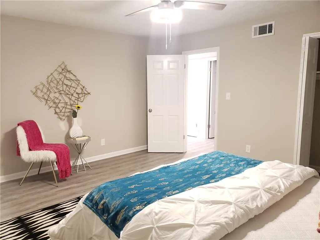 325 Winding River Drive Unit E, Sandy Springs, Georgia 30350, 2 Bedrooms Bedrooms, ,2 BathroomsBathrooms,Residential,Sold,325 Winding River Drive Unit E,6804160