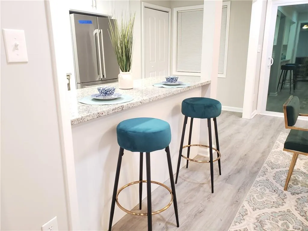 325 Winding River Drive Unit E, Sandy Springs, Georgia 30350, 2 Bedrooms Bedrooms, ,2 BathroomsBathrooms,Residential,Sold,325 Winding River Drive Unit E,6804160