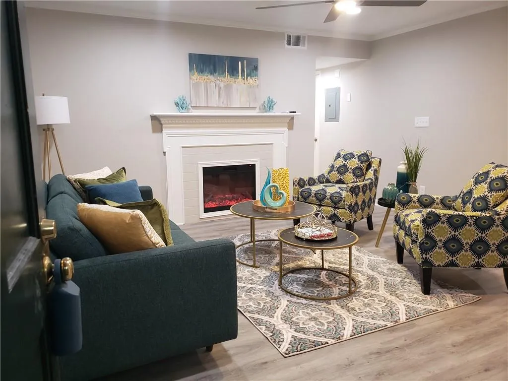 325 Winding River Drive Unit E, Sandy Springs, Georgia 30350, 2 Bedrooms Bedrooms, ,2 BathroomsBathrooms,Residential,Sold,325 Winding River Drive Unit E,6804160