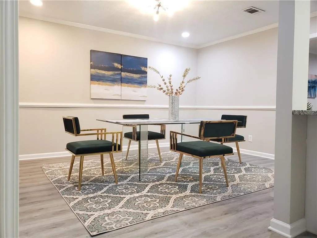 325 Winding River Drive Unit E, Sandy Springs, Georgia 30350, 2 Bedrooms Bedrooms, ,2 BathroomsBathrooms,Residential,Sold,325 Winding River Drive Unit E,6804160