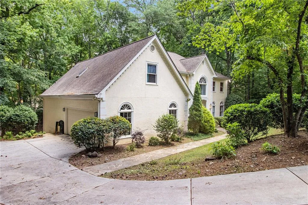8255 Habersham Waters Road, Atlanta, Georgia 30350, 6 Bedrooms Bedrooms, ,5 BathroomsBathrooms,Residential,For Sale,8255 Habersham Waters Road,7590103