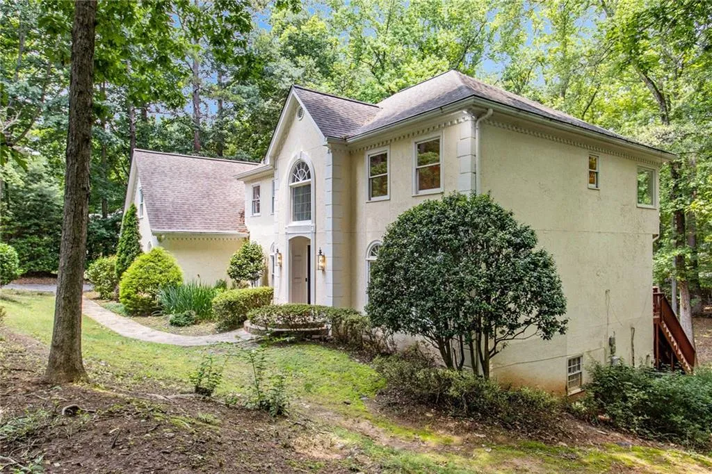 8255 Habersham Waters Road, Atlanta, Georgia 30350, 6 Bedrooms Bedrooms, ,5 BathroomsBathrooms,Residential,For Sale,8255 Habersham Waters Road,7590103