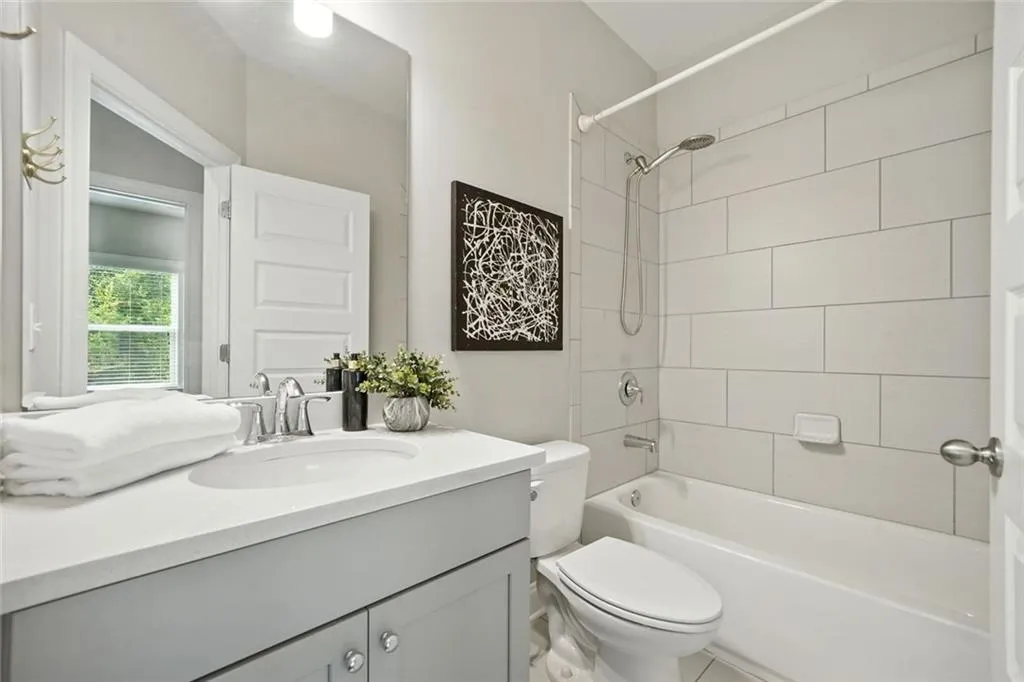 618 Morning Glory Place Ne, Atlanta, Georgia 30324, 4 Bedrooms Bedrooms, ,3 BathroomsBathrooms,Residential,For Sale,618 Morning Glory Place Ne,7636419