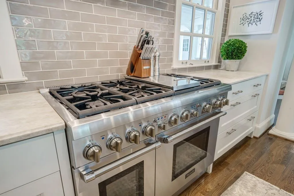 4655 Jett Road, Sandy Springs, Georgia 30327, 6 Bedrooms Bedrooms, ,6 BathroomsBathrooms,Residential,Sold,4655 Jett Road,7034880