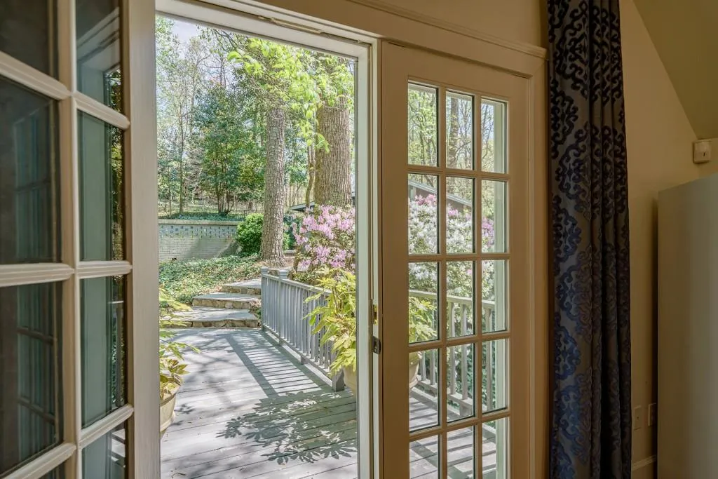 4655 Jett Road, Sandy Springs, Georgia 30327, 6 Bedrooms Bedrooms, ,6 BathroomsBathrooms,Residential,Sold,4655 Jett Road,7034880