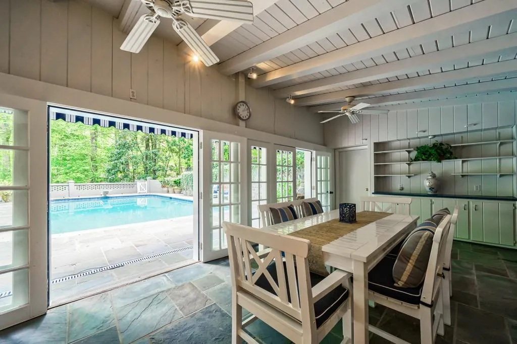 4655 Jett Road, Sandy Springs, Georgia 30327, 6 Bedrooms Bedrooms, ,6 BathroomsBathrooms,Residential,Sold,4655 Jett Road,7034880
