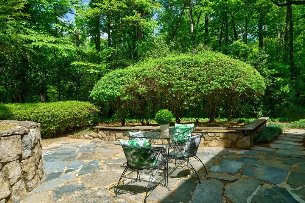 4655 Jett Road, Sandy Springs, Georgia 30327, 6 Bedrooms Bedrooms, ,6 BathroomsBathrooms,Residential,Sold,4655 Jett Road,7034880