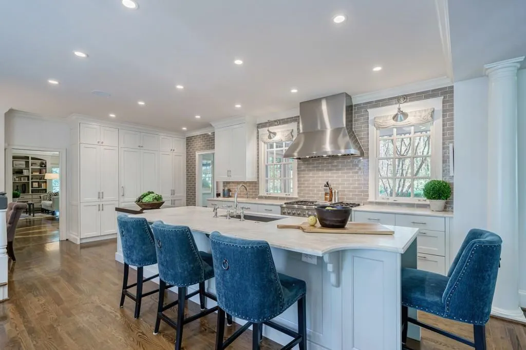 4655 Jett Road, Sandy Springs, Georgia 30327, 6 Bedrooms Bedrooms, ,6 BathroomsBathrooms,Residential,Sold,4655 Jett Road,7034880