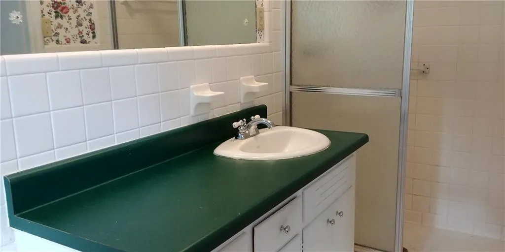 680 Glenairy Drive, Sandy Springs, Georgia 30328, 4 Bedrooms Bedrooms, ,3 BathroomsBathrooms,Residential,Sold,680 Glenairy Drive,5864178