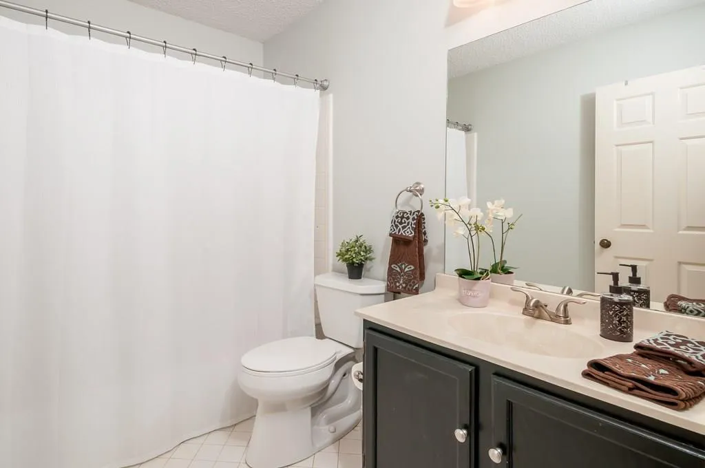 27 Dunwoody Springs Drive Unit 27, Sandy Springs, Georgia 30328, 2 Bedrooms Bedrooms, ,2 BathroomsBathrooms,Residential,Sold,27 Dunwoody Springs Drive Unit 27,5740817