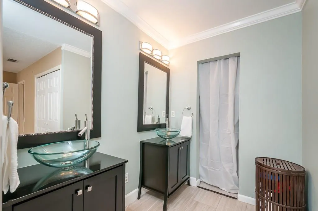 27 Dunwoody Springs Drive Unit 27, Sandy Springs, Georgia 30328, 2 Bedrooms Bedrooms, ,2 BathroomsBathrooms,Residential,Sold,27 Dunwoody Springs Drive Unit 27,5740817