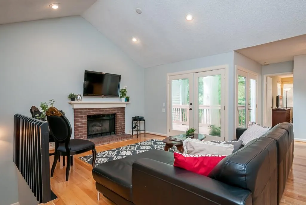 27 Dunwoody Springs Drive Unit 27, Sandy Springs, Georgia 30328, 2 Bedrooms Bedrooms, ,2 BathroomsBathrooms,Residential,Sold,27 Dunwoody Springs Drive Unit 27,5740817