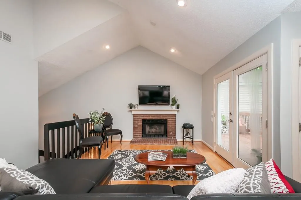 27 Dunwoody Springs Drive Unit 27, Sandy Springs, Georgia 30328, 2 Bedrooms Bedrooms, ,2 BathroomsBathrooms,Residential,Sold,27 Dunwoody Springs Drive Unit 27,5740817