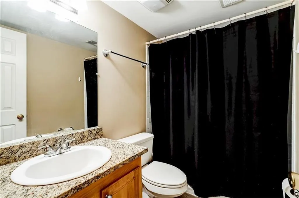 203 Brighton Point, Atlanta, Georgia 30328, 2 Bedrooms Bedrooms, ,2 BathroomsBathrooms,Residential,Sold,203 Brighton Point,6880520