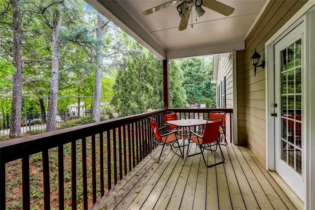 203 Brighton Point, Atlanta, Georgia 30328, 2 Bedrooms Bedrooms, ,2 BathroomsBathrooms,Residential,Sold,203 Brighton Point,6880520