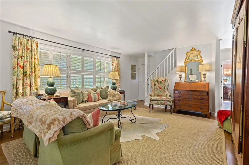 2520 Ridgewood Road Nw, Atlanta, Georgia 30318, 3 Bedrooms Bedrooms, ,2 BathroomsBathrooms,Residential,For Sale,2520 Ridgewood Road Nw,7667785