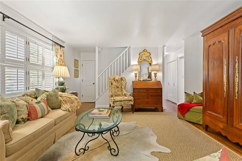 2520 Ridgewood Road Nw, Atlanta, Georgia 30318, 3 Bedrooms Bedrooms, ,2 BathroomsBathrooms,Residential,For Sale,2520 Ridgewood Road Nw,7667785