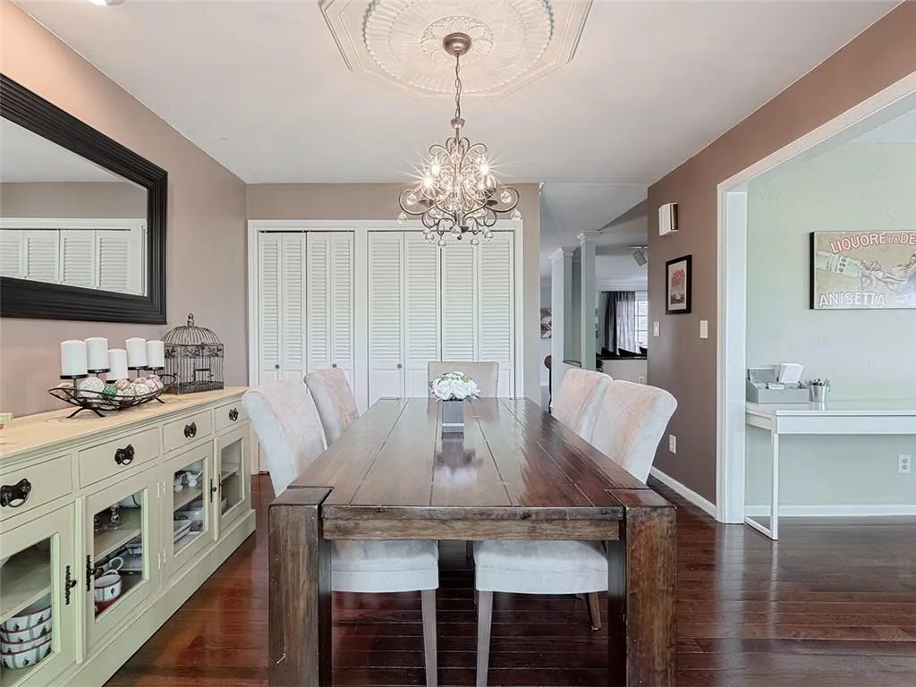 9 Ardmore Square Nw, Atlanta, Georgia 30309, 3 Bedrooms Bedrooms, ,3 BathroomsBathrooms,Residential,Sold,9 Ardmore Square Nw,5683449