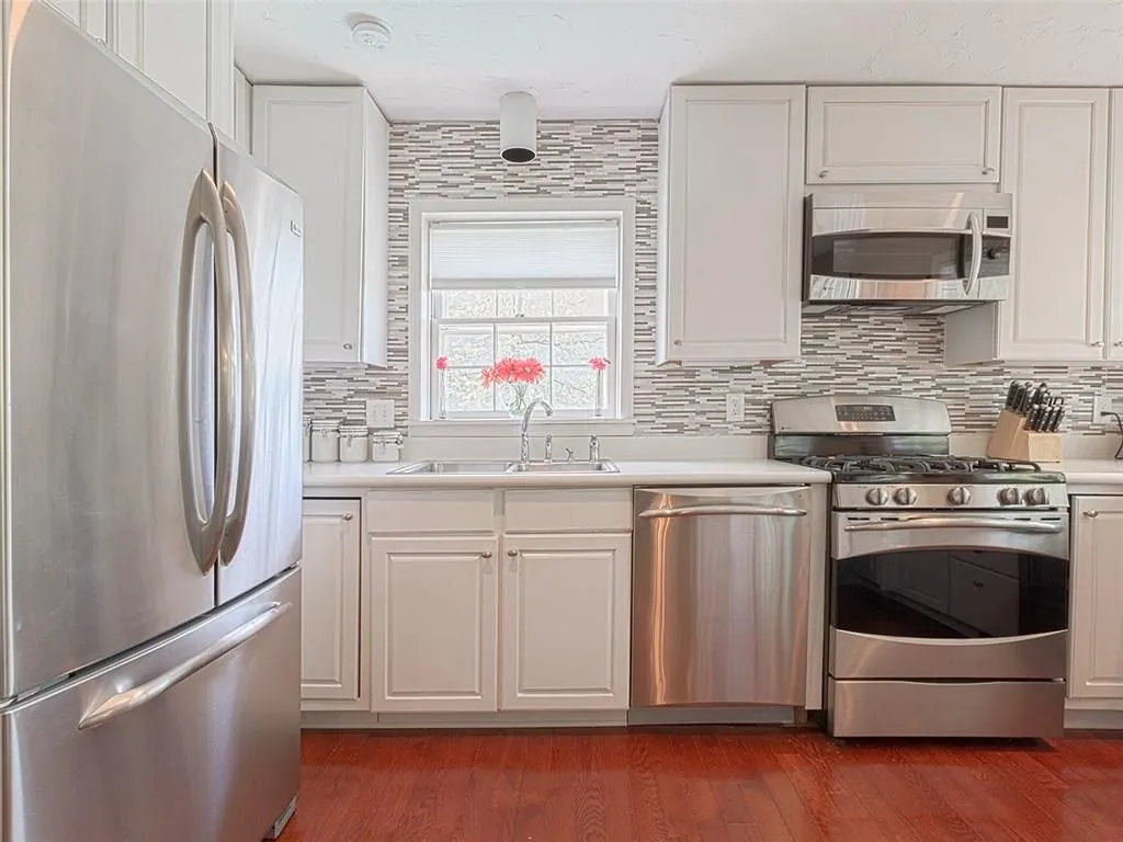 9 Ardmore Square Nw, Atlanta, Georgia 30309, 3 Bedrooms Bedrooms, ,3 BathroomsBathrooms,Residential,Sold,9 Ardmore Square Nw,5683449