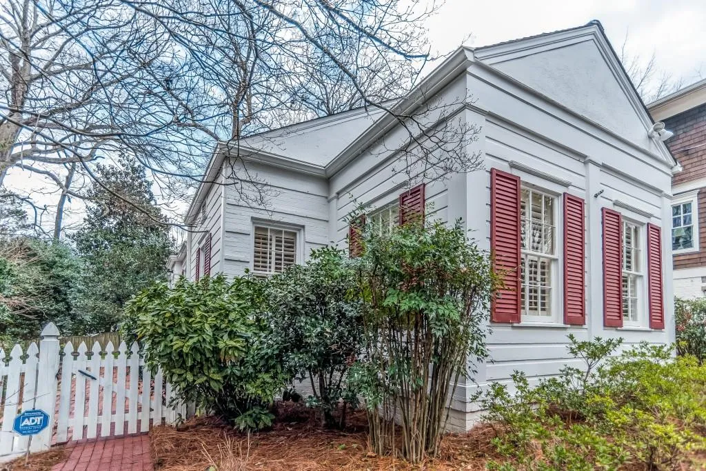1839 Greystone Road Nw, Atlanta, Georgia 30318, 2 Bedrooms Bedrooms, ,1 BathroomBathrooms,Residential,Sold,1839 Greystone Road Nw,5969166