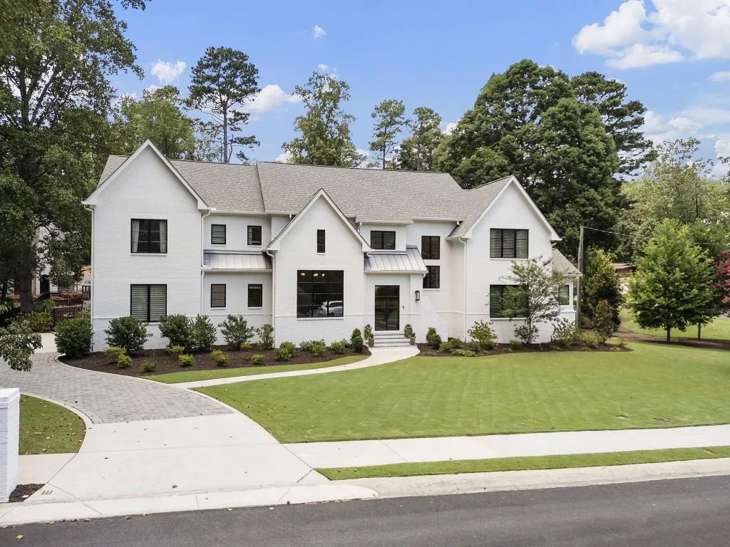 3338 Breton Circle, Brookhaven, Georgia 30319, 5 Bedrooms Bedrooms, ,5 BathroomsBathrooms,Residential,For Sale,3338 Breton Circle,7620402