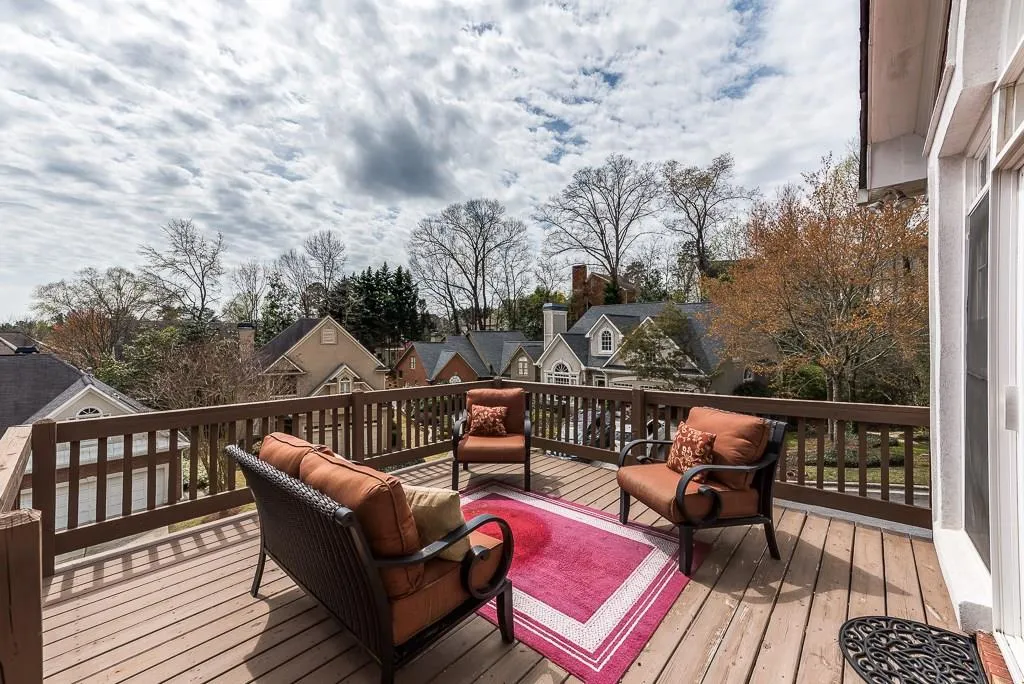 5715 Cameron Hall Place, Sandy Springs, Georgia 30328, 3 Bedrooms Bedrooms, ,2 BathroomsBathrooms,Residential,Sold,5715 Cameron Hall Place,5984699