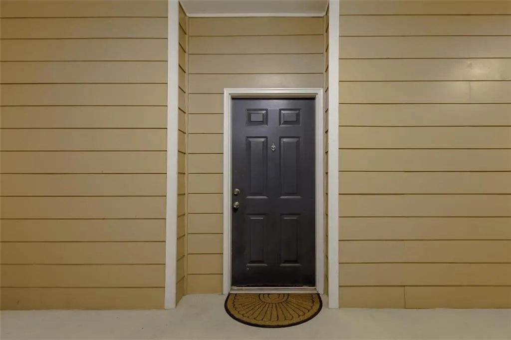 5641 Roswell Road Unit 108, Sandy Springs, Georgia 30342, 1 Bedroom Bedrooms, ,1 BathroomBathrooms,Residential,Sold,5641 Roswell Road Unit 108,7202919