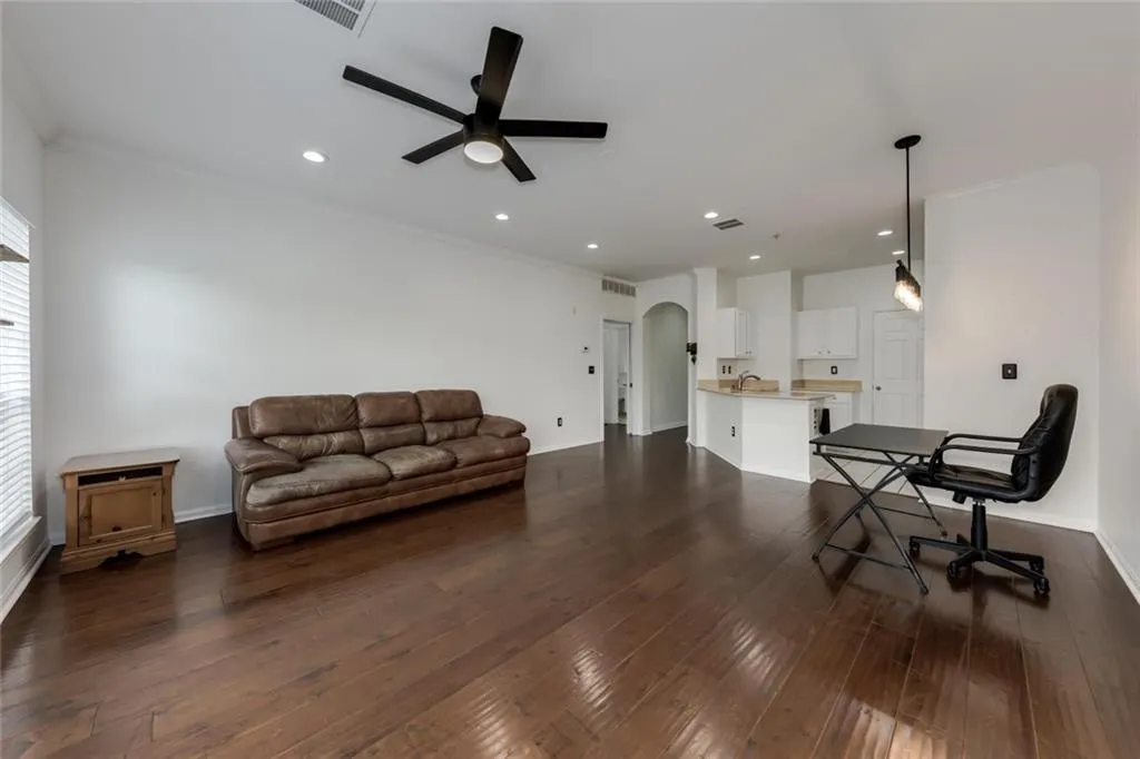 5641 Roswell Road Unit 108, Sandy Springs, Georgia 30342, 1 Bedroom Bedrooms, ,1 BathroomBathrooms,Residential,Sold,5641 Roswell Road Unit 108,7202919
