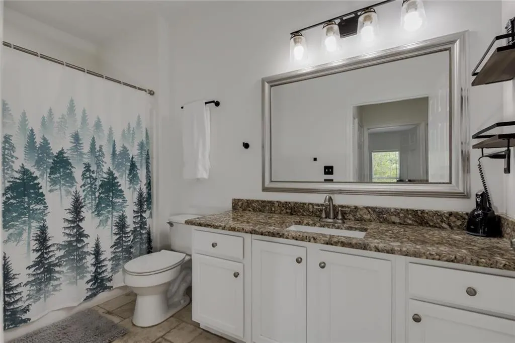 5641 Roswell Road Unit 108, Sandy Springs, Georgia 30342, 1 Bedroom Bedrooms, ,1 BathroomBathrooms,Residential,Sold,5641 Roswell Road Unit 108,7202919