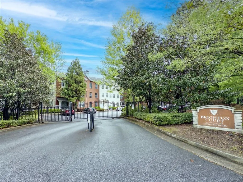 5641 Roswell Road Unit 108, Sandy Springs, Georgia 30342, 1 Bedroom Bedrooms, ,1 BathroomBathrooms,Residential,Sold,5641 Roswell Road Unit 108,7202919