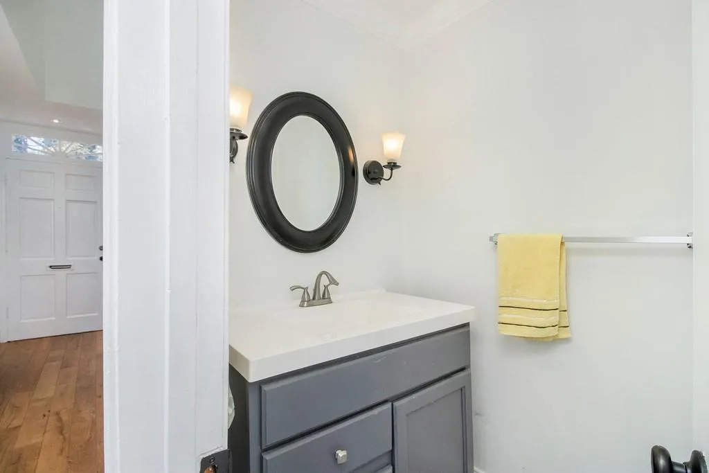 6520 Roswell Road Ne Unit 16, Atlanta, Georgia 30328, 2 Bedrooms Bedrooms, ,1 BathroomBathrooms,Residential,Sold,6520 Roswell Road Ne Unit 16,6815874