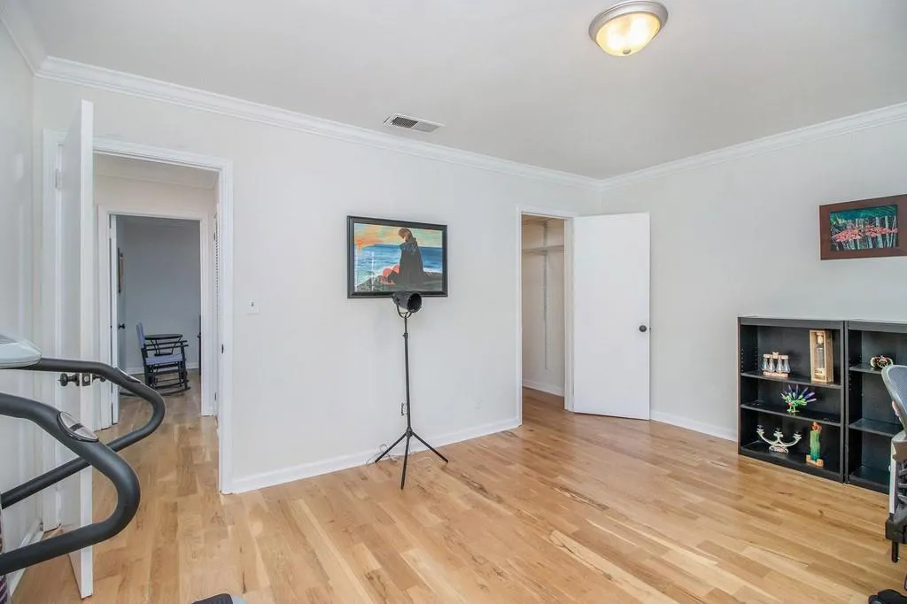 6520 Roswell Road Ne Unit 16, Atlanta, Georgia 30328, 2 Bedrooms Bedrooms, ,1 BathroomBathrooms,Residential,Sold,6520 Roswell Road Ne Unit 16,6815874