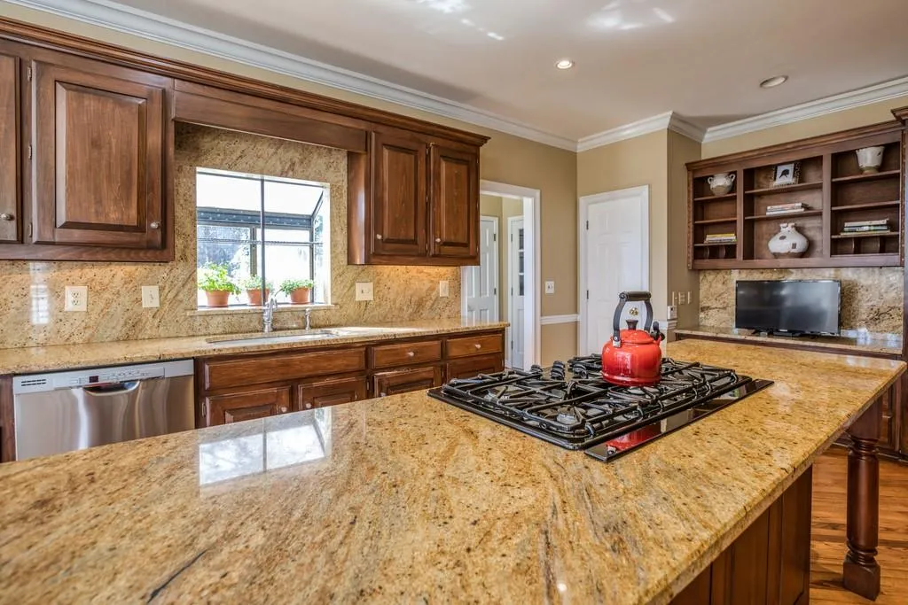 215 Walhalla Court, Atlanta, Georgia 30350, 5 Bedrooms Bedrooms, ,4 BathroomsBathrooms,Residential,Sold,215 Walhalla Court,6524829