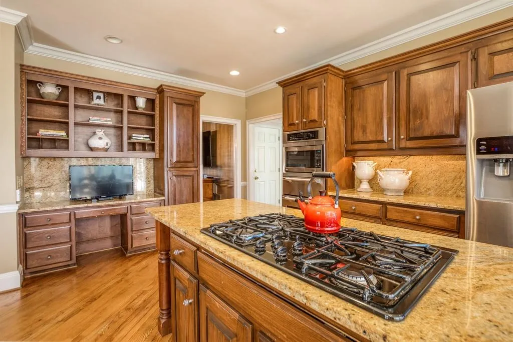 215 Walhalla Court, Atlanta, Georgia 30350, 5 Bedrooms Bedrooms, ,4 BathroomsBathrooms,Residential,Sold,215 Walhalla Court,6524829