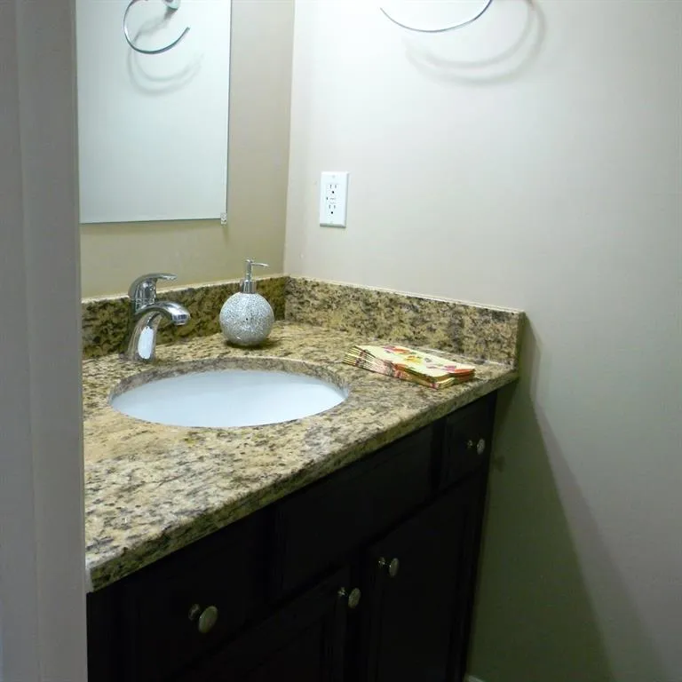 6980 Roswell Road Unit L2, Atlanta, Georgia 30328, 1 Bedroom Bedrooms, ,1 BathroomBathrooms,Residential,Sold,6980 Roswell Road Unit L2,6039108