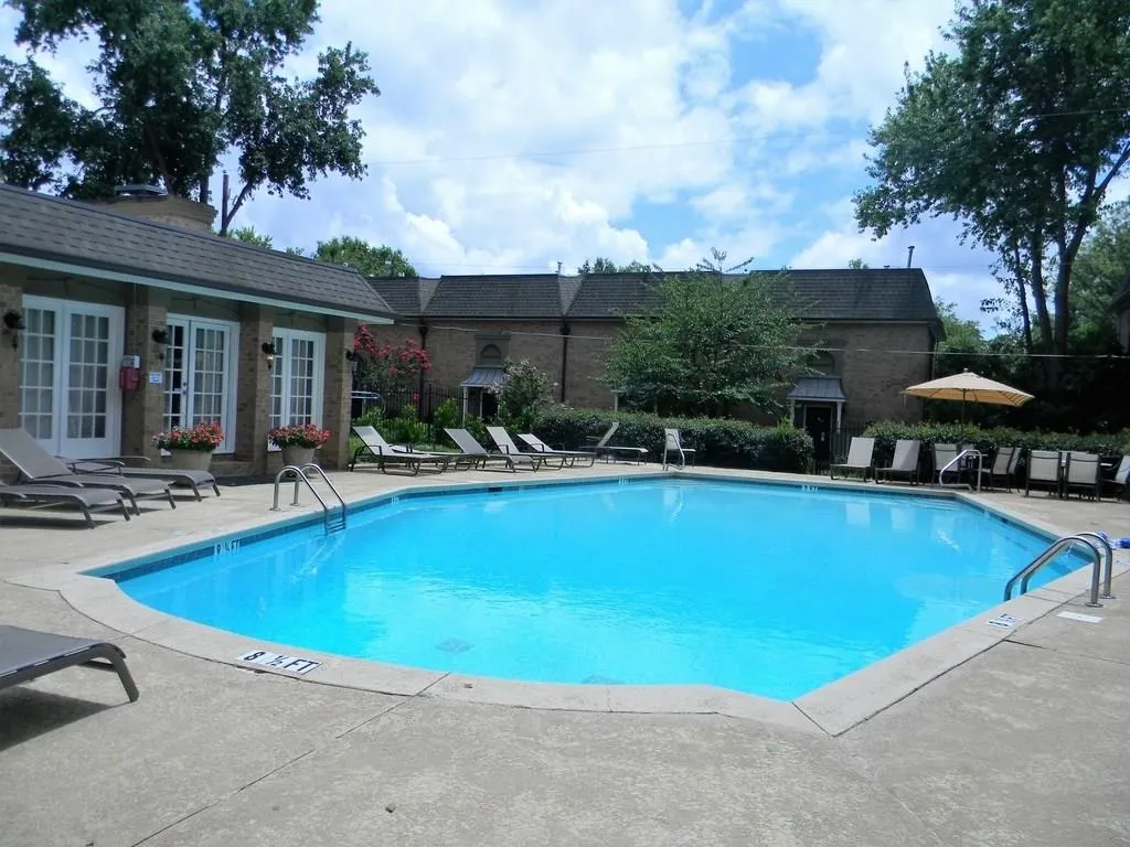 6980 Roswell Road Unit L2, Atlanta, Georgia 30328, 1 Bedroom Bedrooms, ,1 BathroomBathrooms,Residential,Sold,6980 Roswell Road Unit L2,6039108