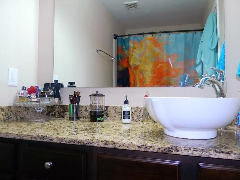 6980 Roswell Road Unit L2, Atlanta, Georgia 30328, 1 Bedroom Bedrooms, ,1 BathroomBathrooms,Residential,Sold,6980 Roswell Road Unit L2,6039108