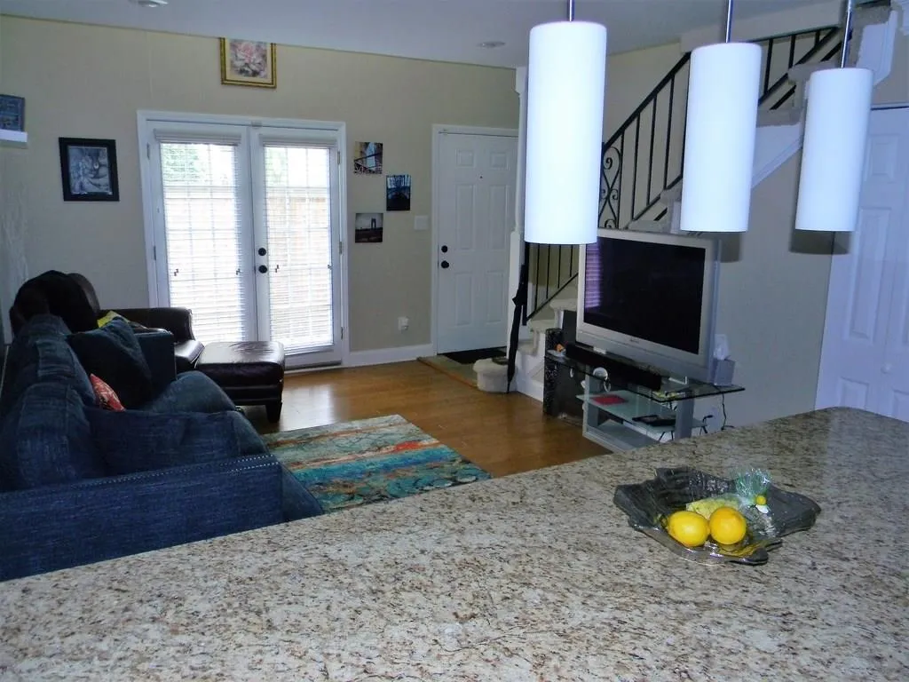 6980 Roswell Road Unit L2, Atlanta, Georgia 30328, 1 Bedroom Bedrooms, ,1 BathroomBathrooms,Residential,Sold,6980 Roswell Road Unit L2,6039108