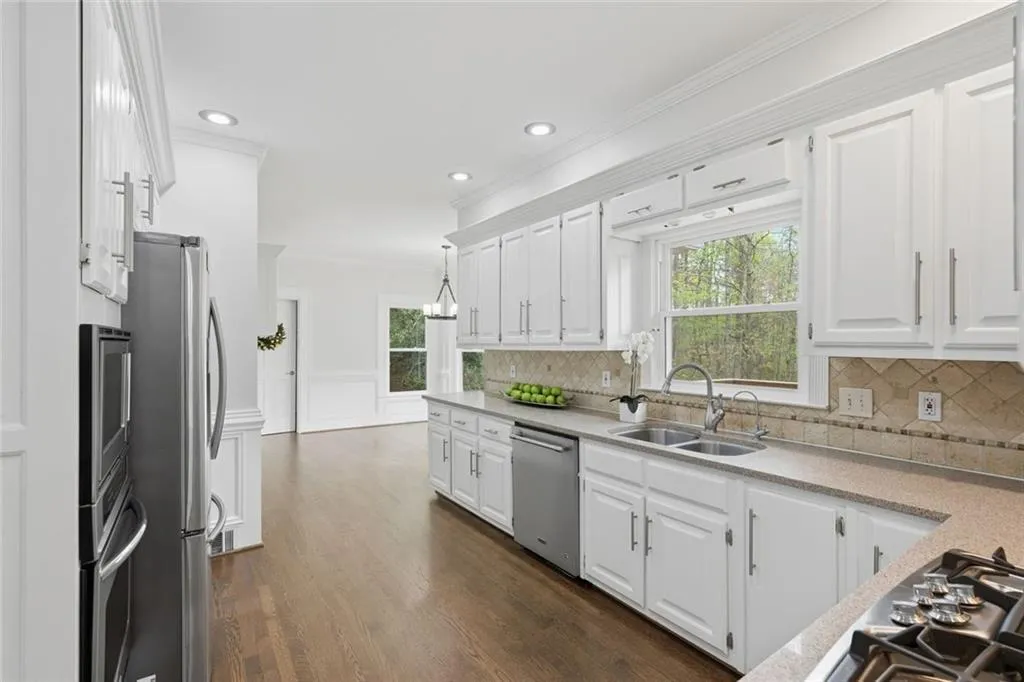 7105 Cherry Bluff Drive, Atlanta, Georgia 30350, 5 Bedrooms Bedrooms, ,4 BathroomsBathrooms,Residential,For Sale,7105 Cherry Bluff Drive,7744451