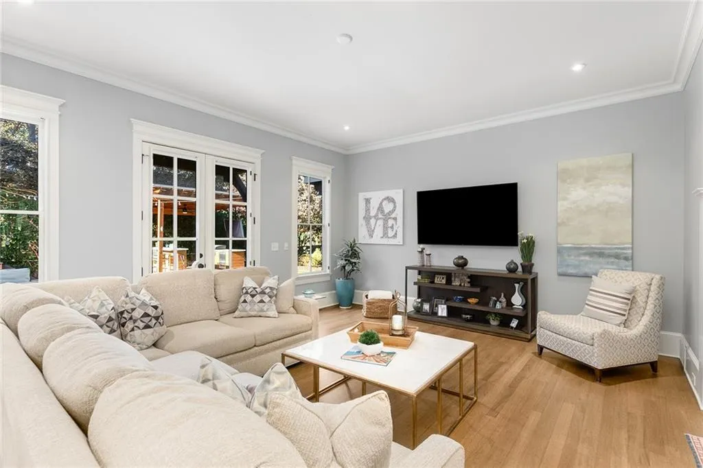 195 Worth Drive, Atlanta, Georgia 30327, 6 Bedrooms Bedrooms, ,5 BathroomsBathrooms,Residential,Sold,195 Worth Drive,7497458